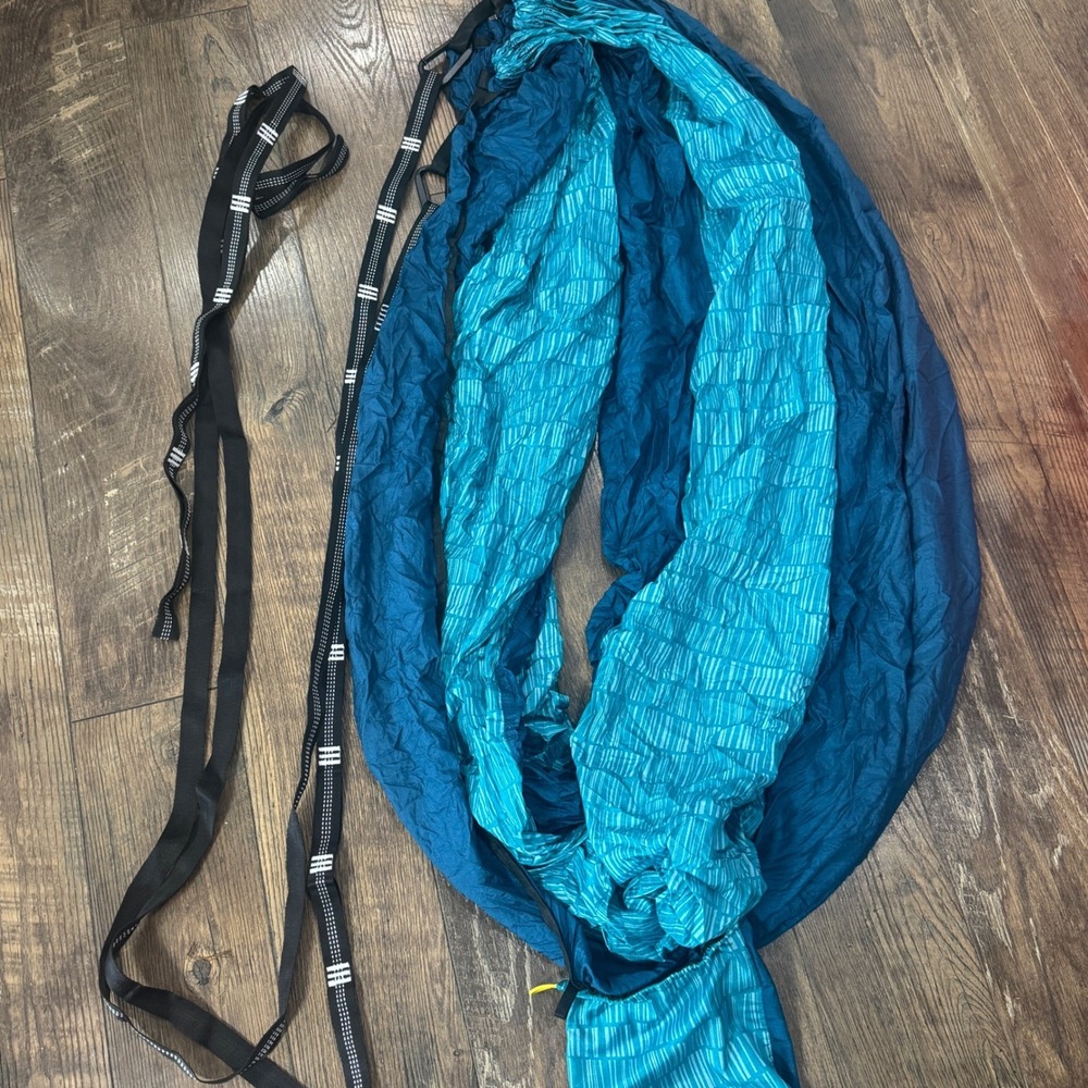 Sierra Designs Blue Portable Camping Hammock 400lb Capacity with Tree Straps